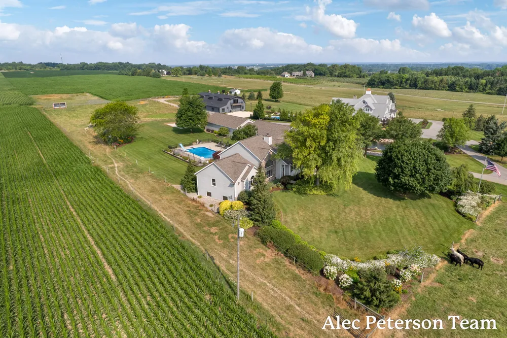 2807 8th Avenue SW Byron Center, MI 49315