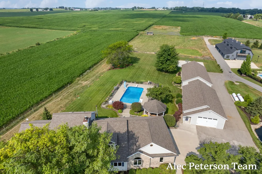 2807 8th Avenue SW Byron Center, MI 49315