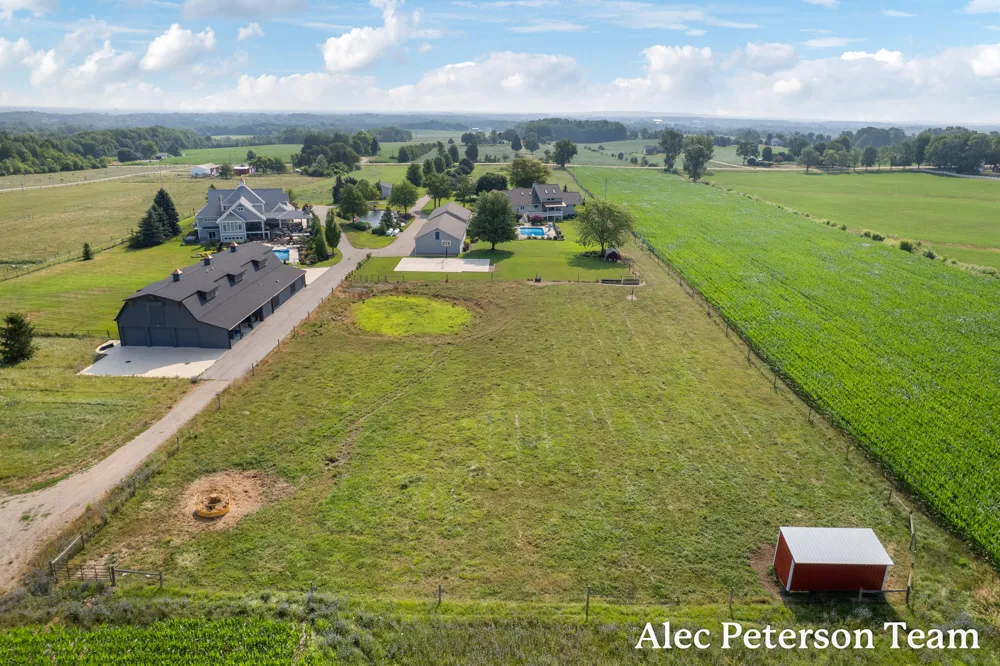 2807 8th Avenue SW Byron Center, MI 49315