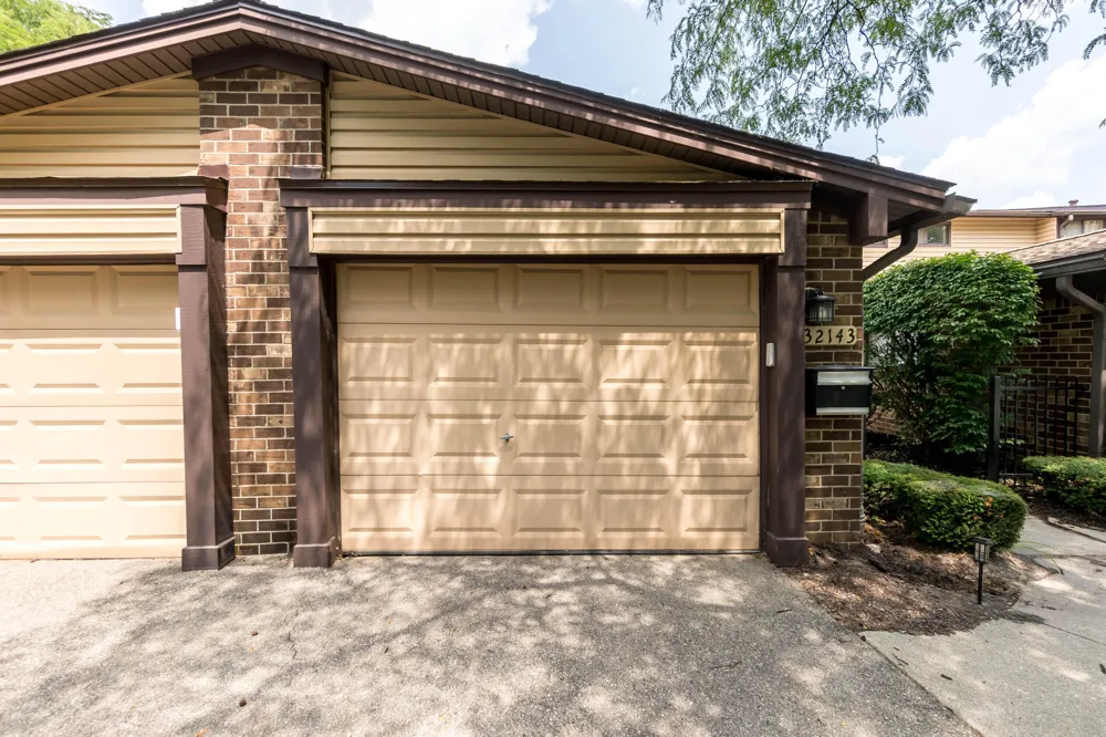 32143 W 12 Mile Road Farmington Hills, MI 48334