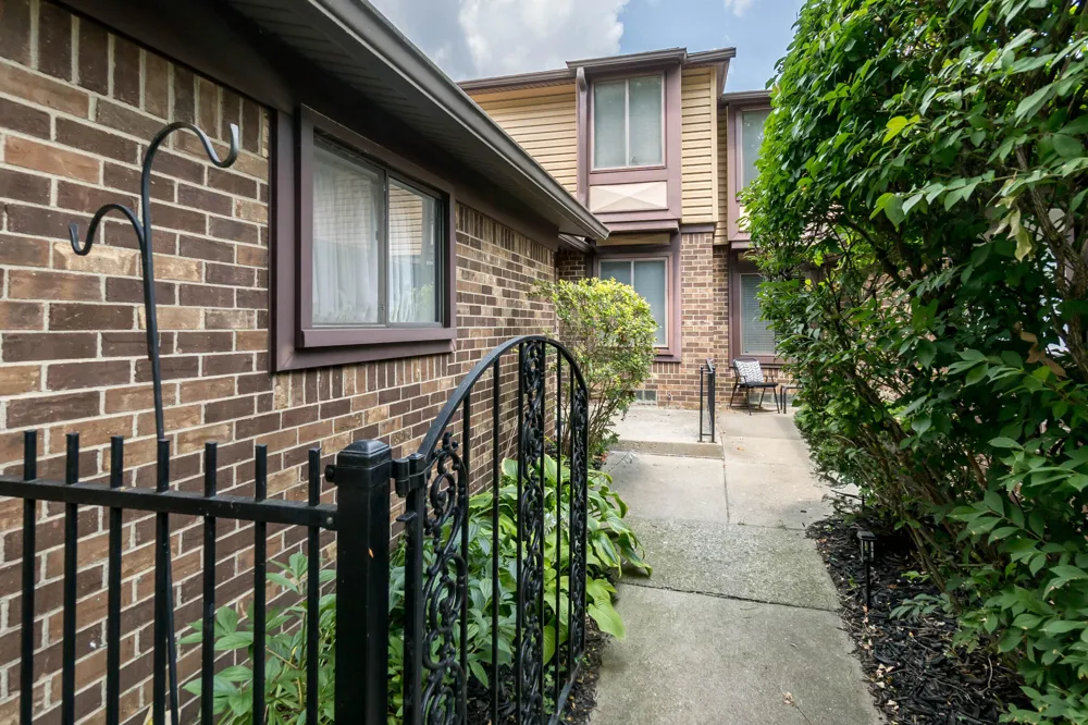 32143 W 12 Mile Road Farmington Hills, MI 48334