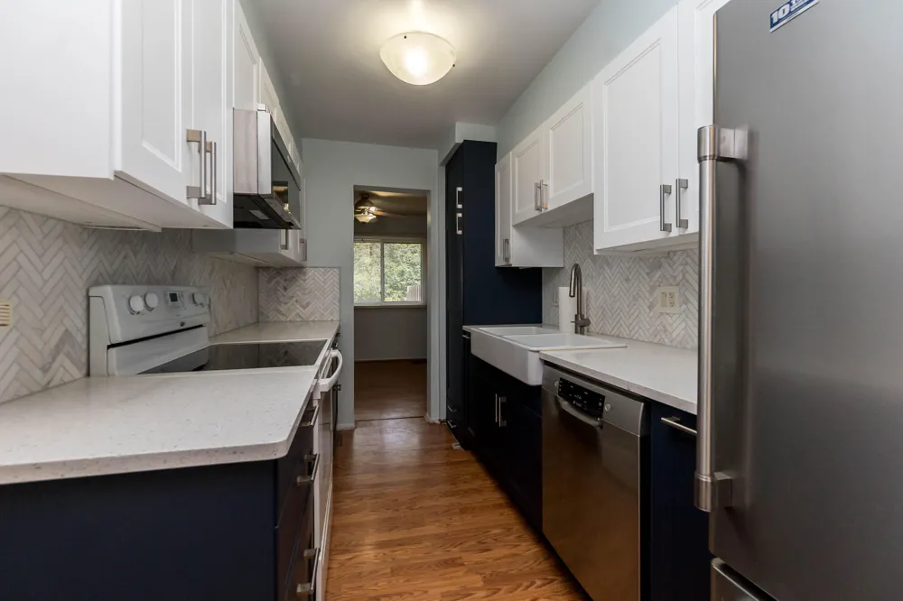 32143 W 12 Mile Road Farmington Hills, MI 48334