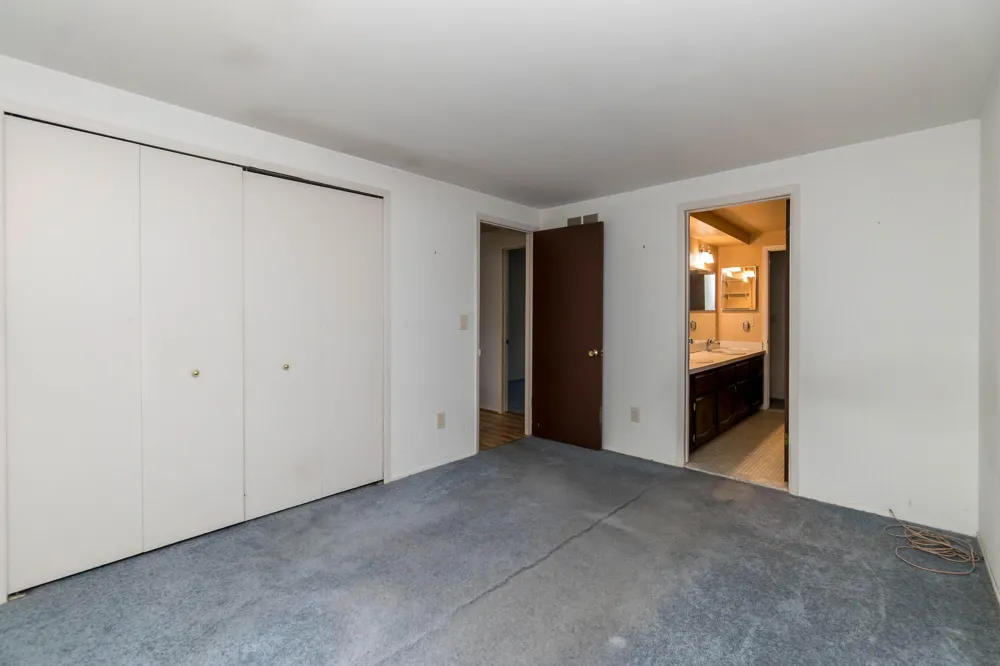 32143 W 12 Mile Road Farmington Hills, MI 48334