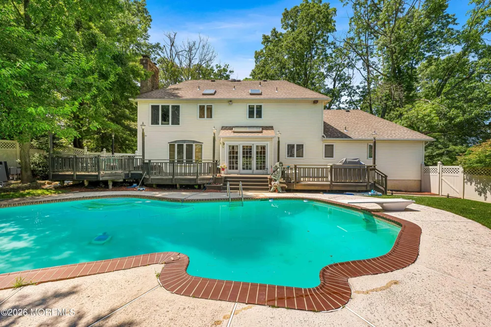 19 Cherokee Road East Brunswick, NJ 08816