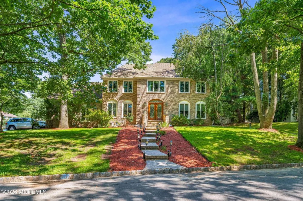 19 Cherokee Road East Brunswick, NJ 08816