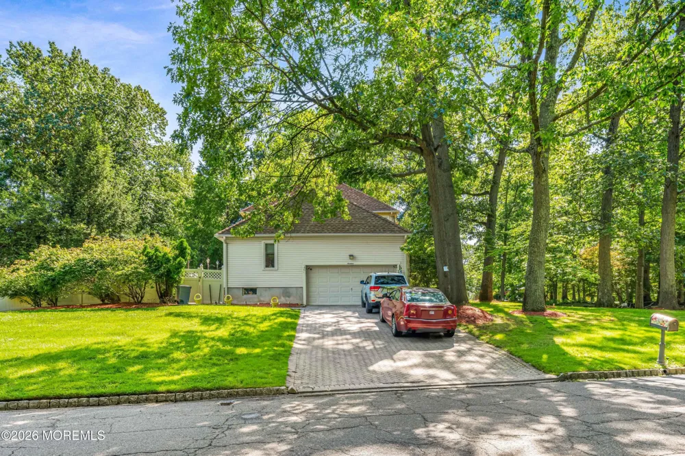 19 Cherokee Road East Brunswick, NJ 08816