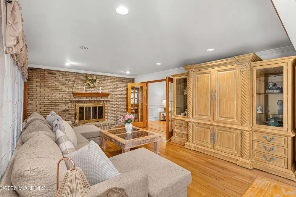 19 Cherokee Road East Brunswick, NJ 08816