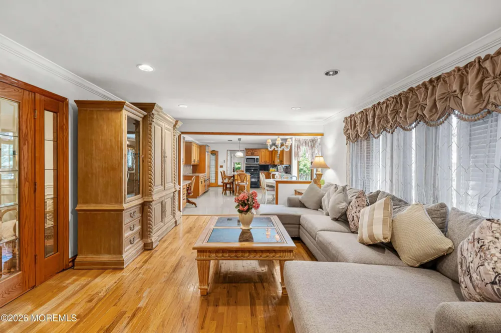 19 Cherokee Road East Brunswick, NJ 08816