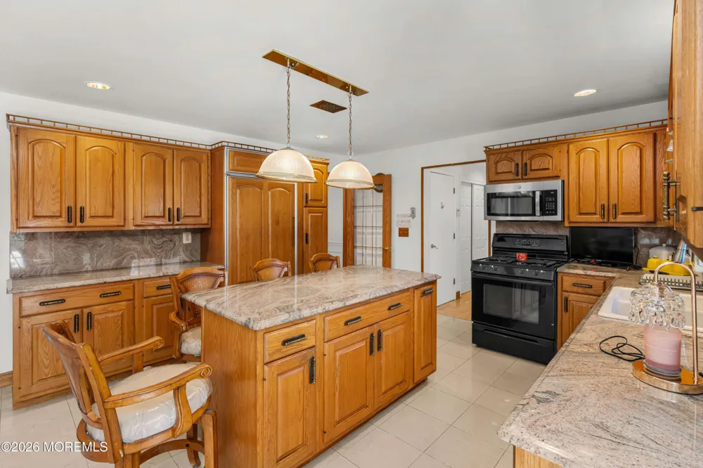 19 Cherokee Road East Brunswick, NJ 08816