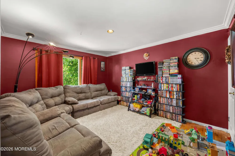19 Cherokee Road East Brunswick, NJ 08816