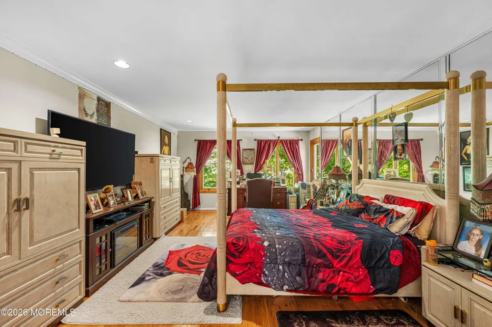 19 Cherokee Road East Brunswick, NJ 08816