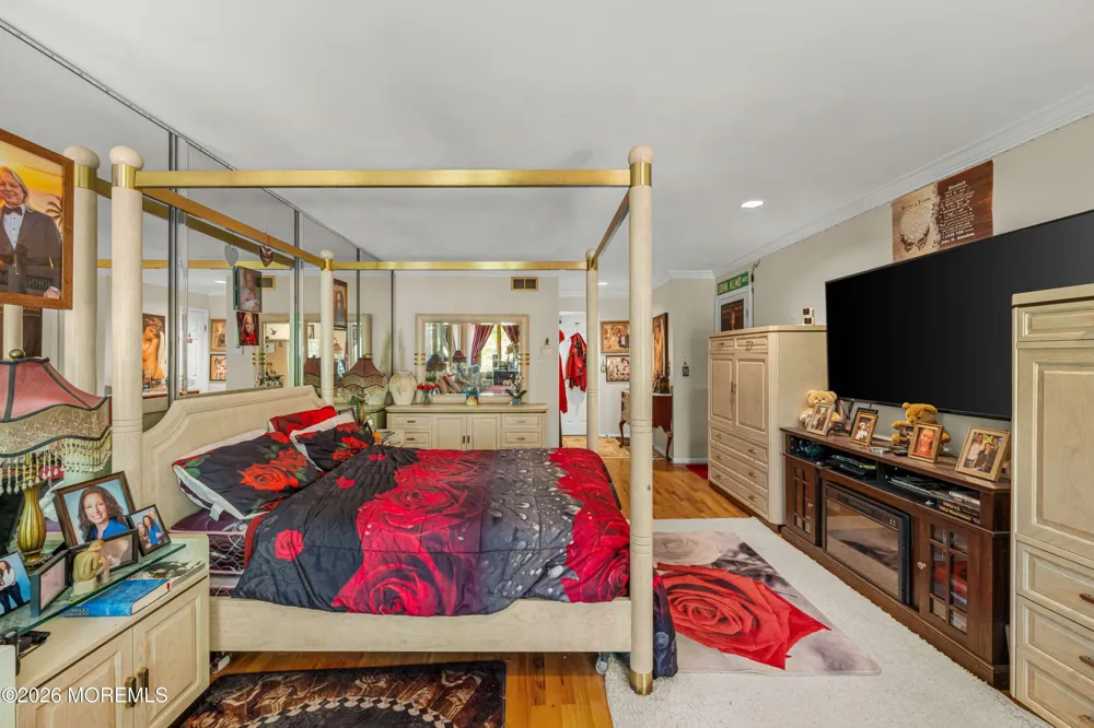 19 Cherokee Road East Brunswick, NJ 08816