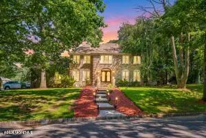 19 Cherokee Road