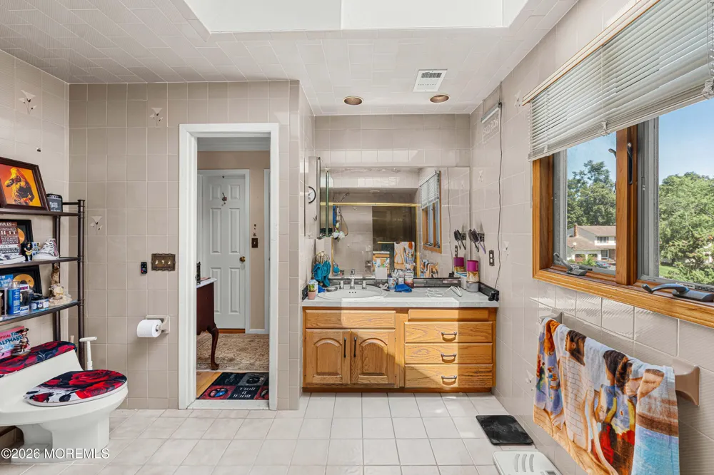 19 Cherokee Road East Brunswick, NJ 08816