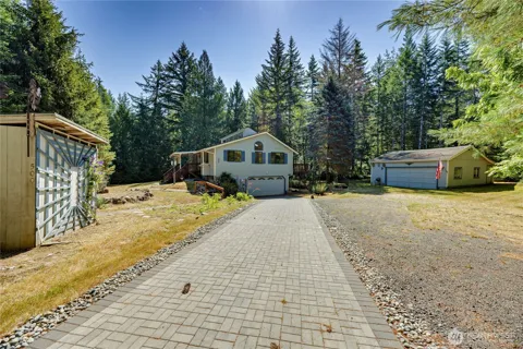 500 Mallard Lane NW