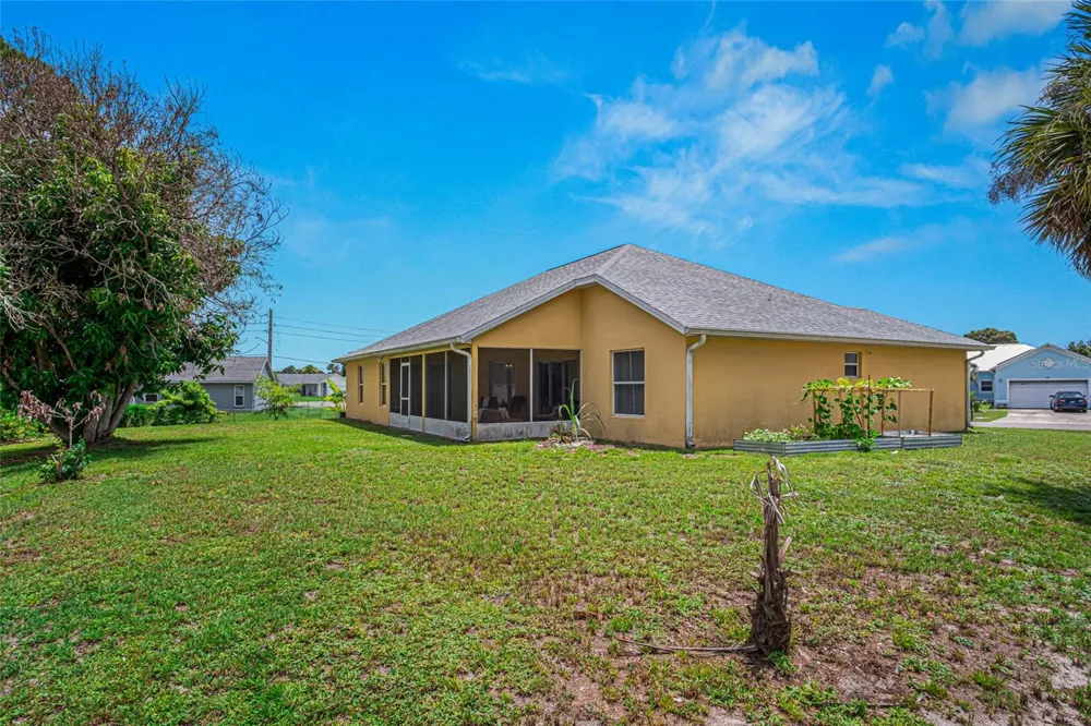 525 JUSTINE AVENUE NW Palm Bay, FL 32907