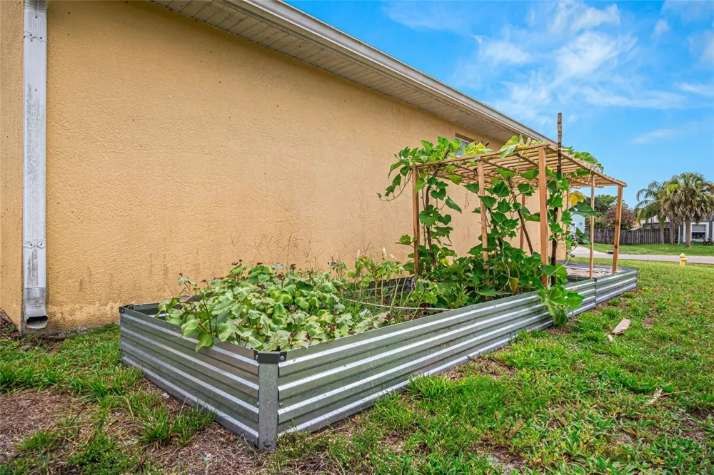 525 JUSTINE AVENUE NW Palm Bay, FL 32907
