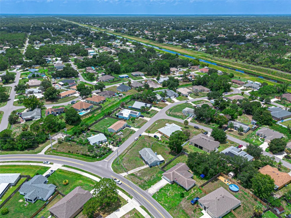 525 JUSTINE AVENUE NW Palm Bay, FL 32907