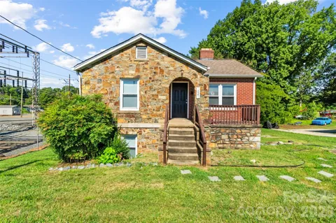 1821 Remount Road