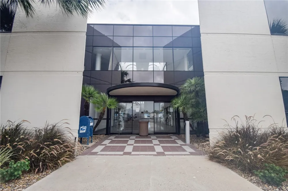 5402 S Staples Street Corpus Christi, TX 78411