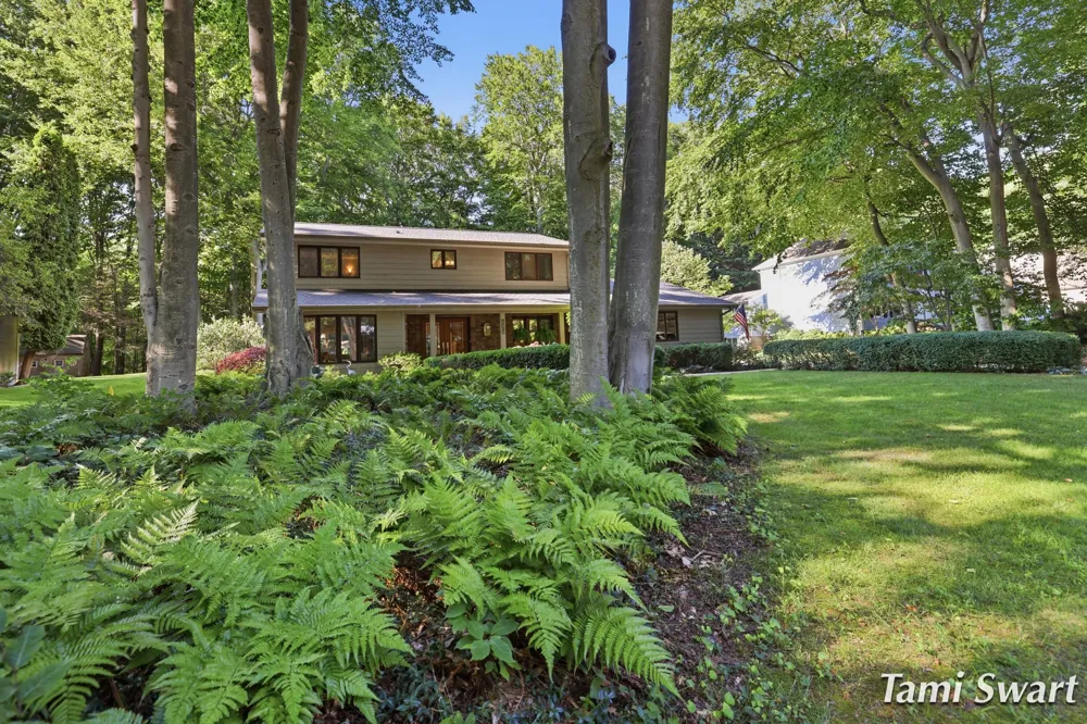 17565 Beech Hill Drive Grand Haven, MI 49417