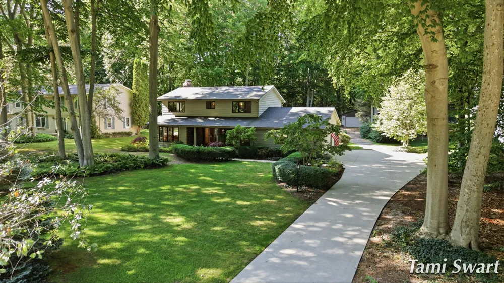 17565 Beech Hill Drive Grand Haven, MI 49417