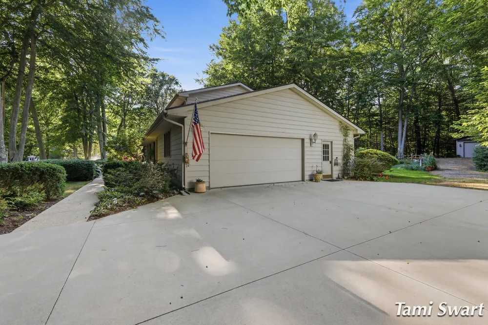 17565 Beech Hill Drive Grand Haven, MI 49417
