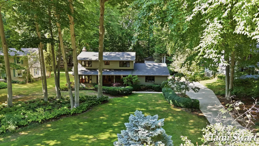 17565 Beech Hill Drive Grand Haven, MI 49417