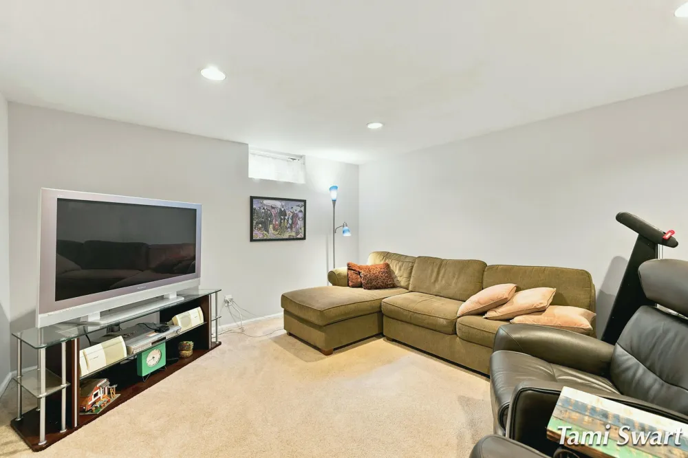 17565 Beech Hill Drive Grand Haven, MI 49417