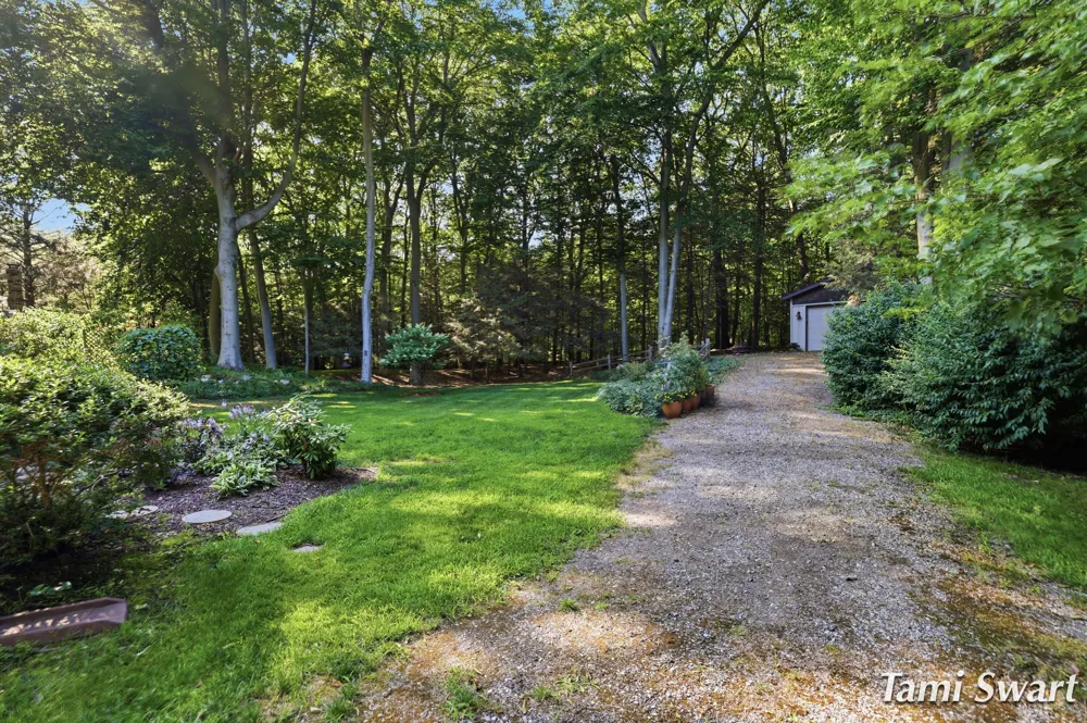 17565 Beech Hill Drive Grand Haven, MI 49417