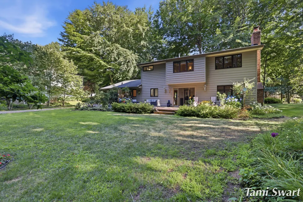 17565 Beech Hill Drive Grand Haven, MI 49417