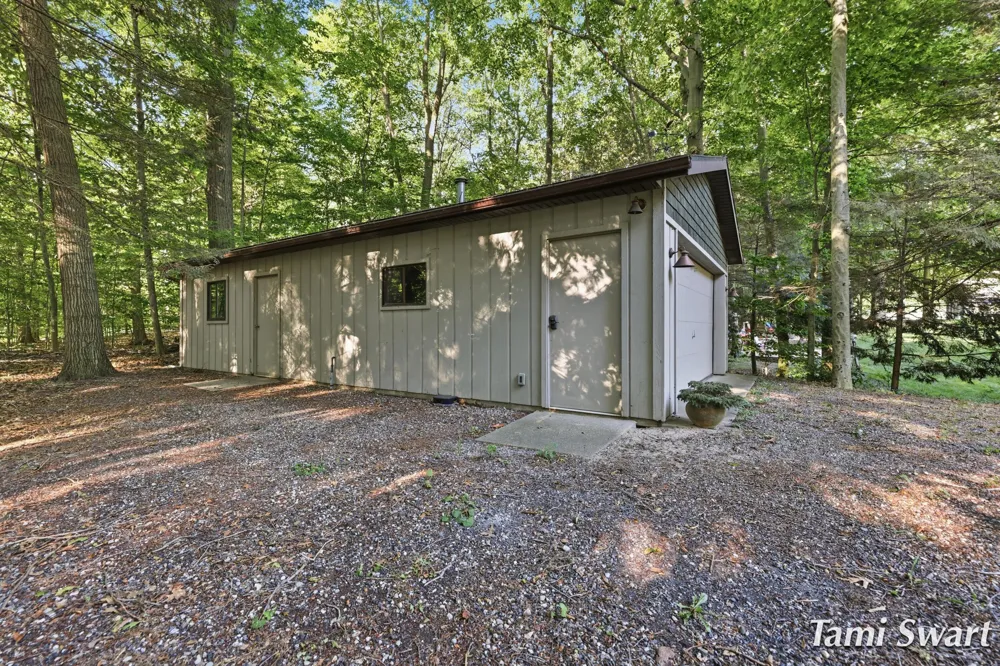 17565 Beech Hill Drive Grand Haven, MI 49417