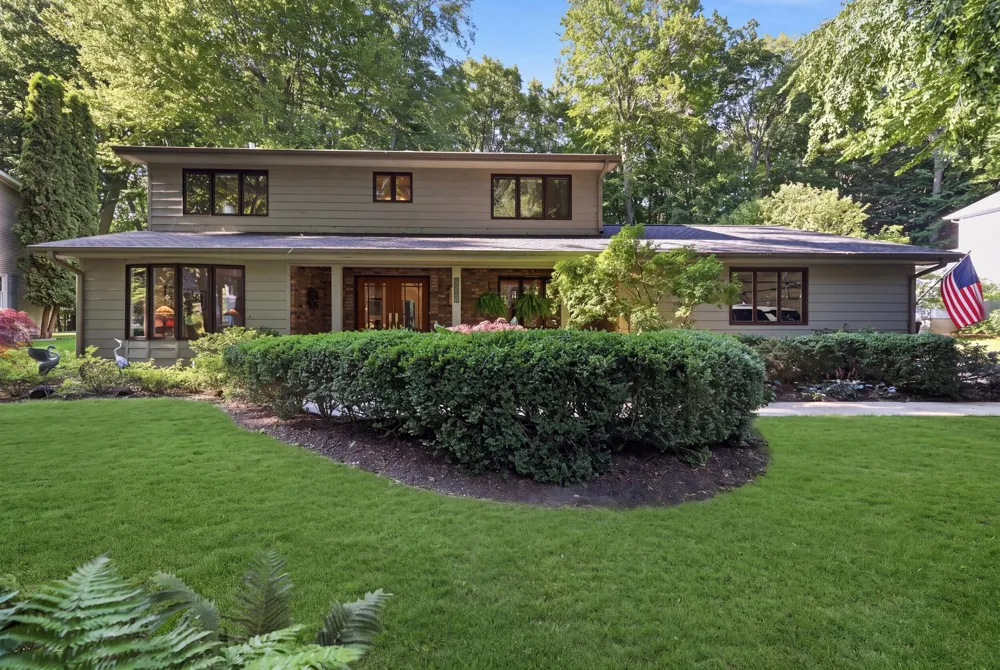 17565 Beech Hill Drive Grand Haven, MI 49417