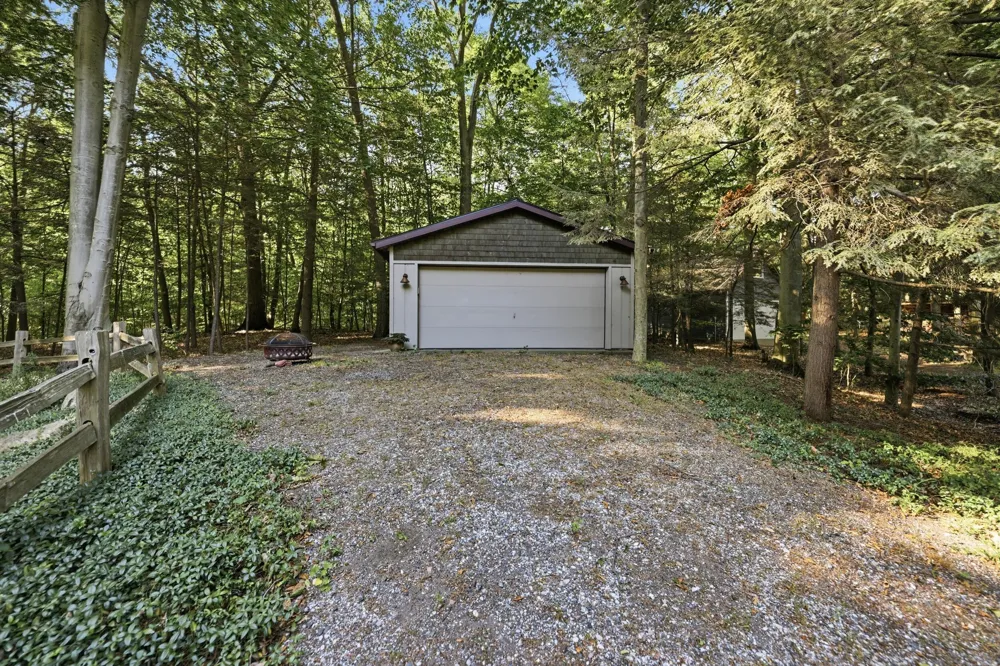 17565 Beech Hill Drive Grand Haven, MI 49417