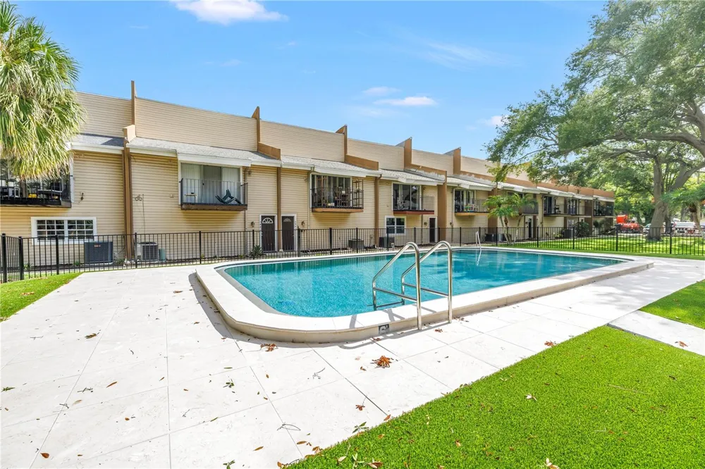 5403 SWEETWATER TERRACE CIRCLE #5403 Tampa, FL 33634