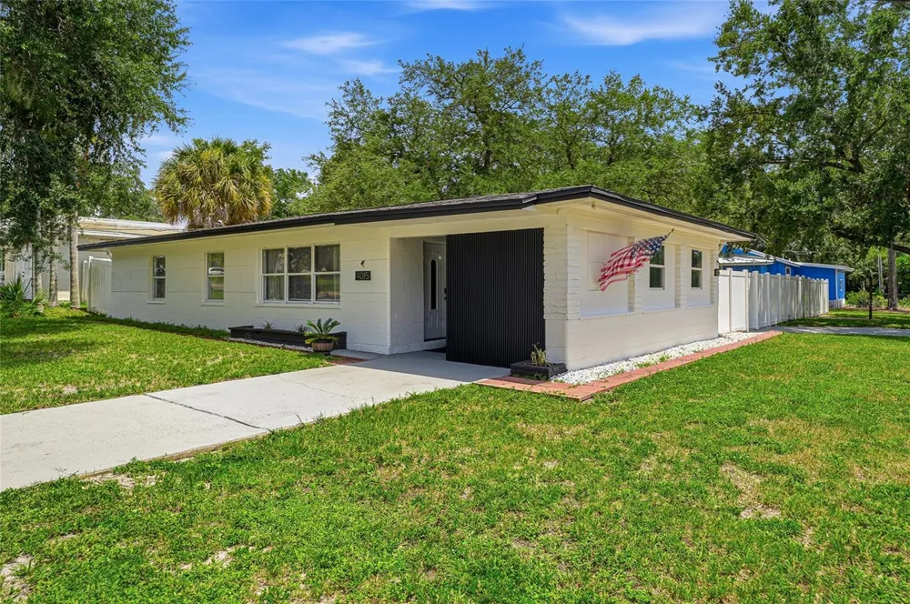 4015 RIVER HILLS DRIVE Tampa, FL 33617