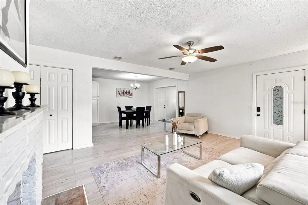 4015 RIVER HILLS DRIVE Tampa, FL 33617