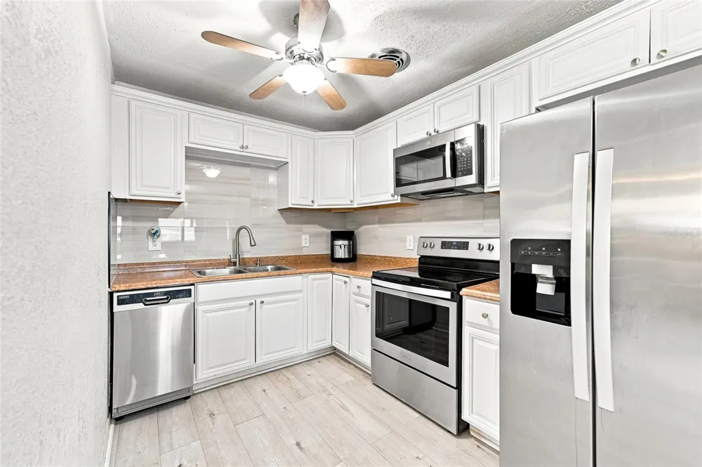 4015 RIVER HILLS DRIVE Tampa, FL 33617