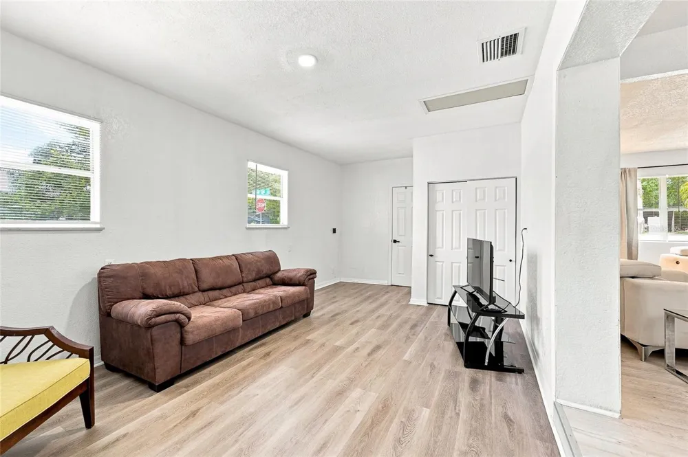 4015 RIVER HILLS DRIVE Tampa, FL 33617