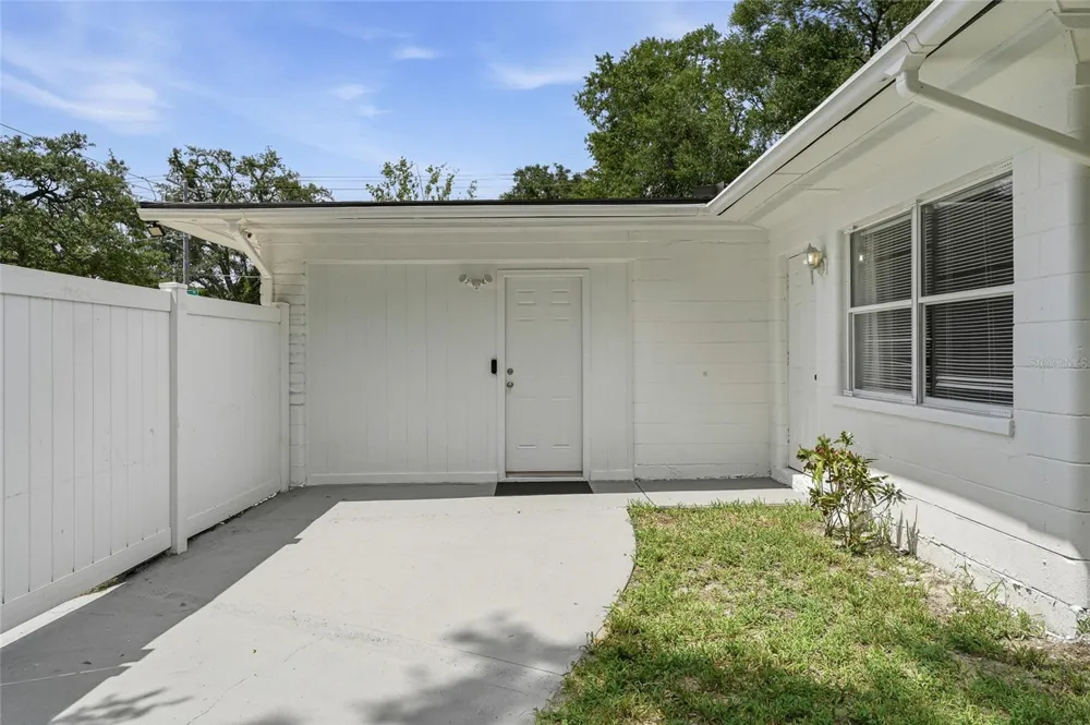 4015 RIVER HILLS DRIVE Tampa, FL 33617