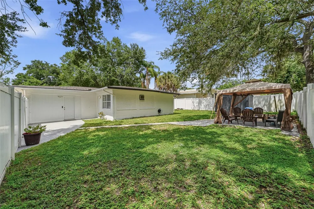 4015 RIVER HILLS DRIVE Tampa, FL 33617