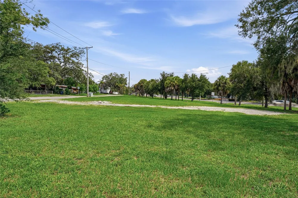 4015 RIVER HILLS DRIVE Tampa, FL 33617