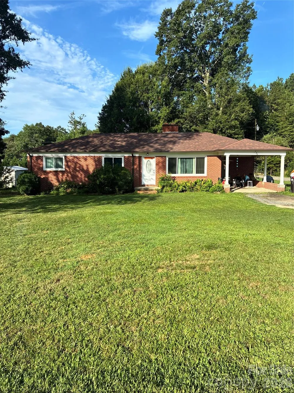 5378 E Highway 27 Highway Iron Station, NC 28080