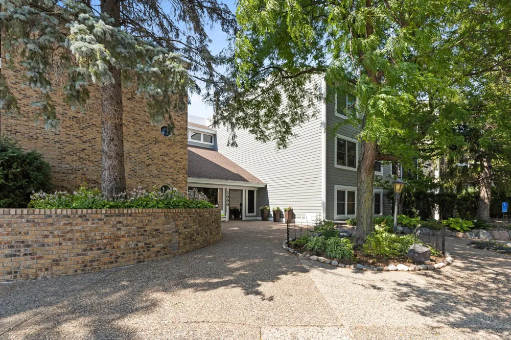 3000 Saint Albans Mill Road #103 Hopkins, MN 55305