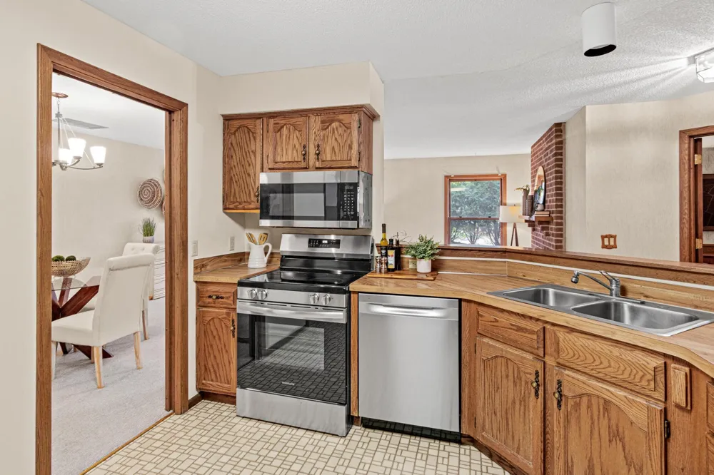 3000 Saint Albans Mill Road #103 Hopkins, MN 55305