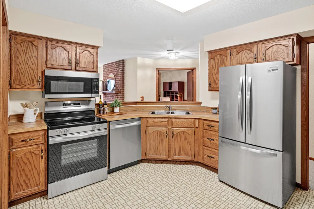 3000 Saint Albans Mill Road #103 Hopkins, MN 55305