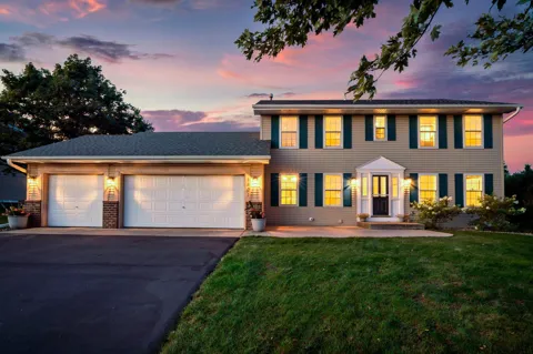 1801 Valley Ridge Trail S