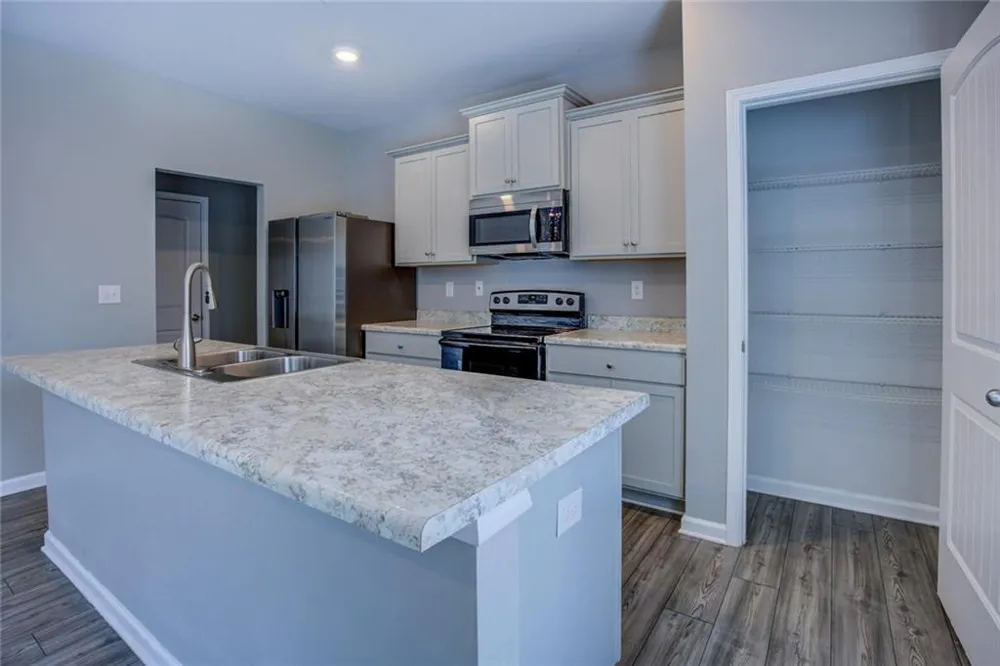 2502 Fraggle Roc Conyers, GA 30012