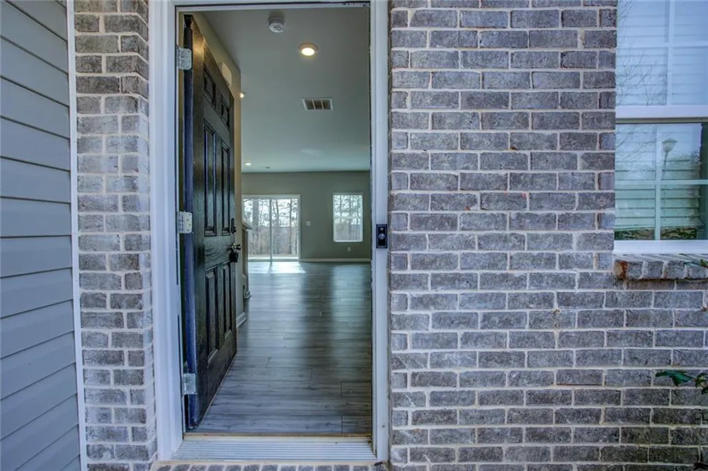 2502 Fraggle Roc Conyers, GA 30012