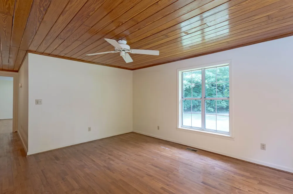 165 Paglen Ridge Drive Pikeville, TN 37367
